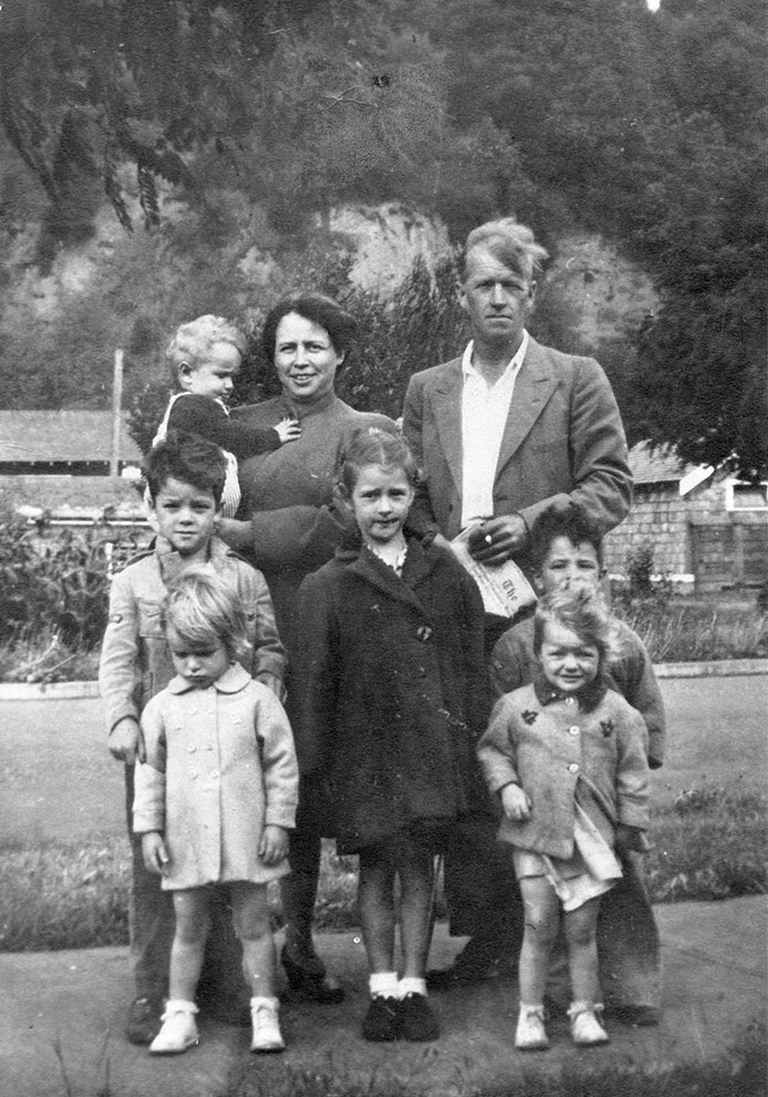 Haggerty-family-1945